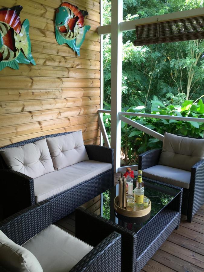 Grand Bungalow Avec Piscine Et Vue Mer Bouillante Bagian luar foto