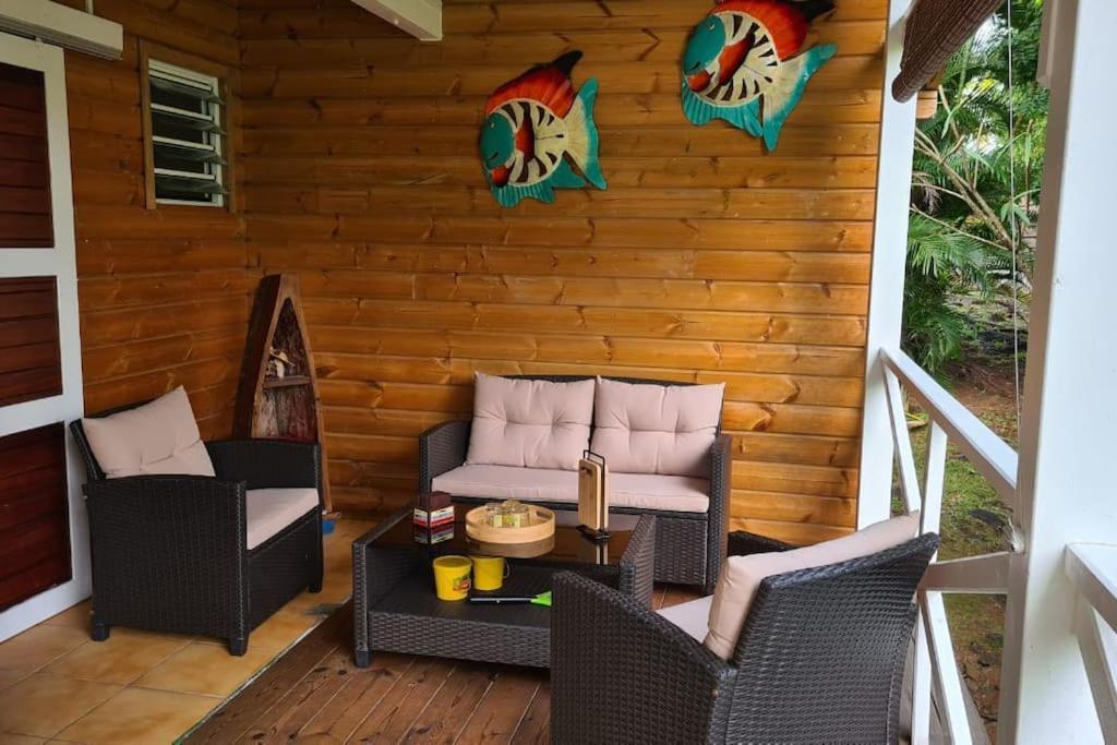 Grand Bungalow Avec Piscine Et Vue Mer Bouillante Bagian luar foto